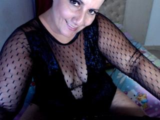 NaughtyBigAsss - Chat live hard with this latin MILF 