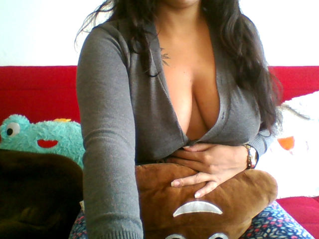 EstrellaSexyy - Webcam live xXx with a regular tit Lady over 35 