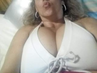 SilvanaTits - Video chat hot with this latin Lady over 35 