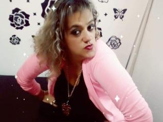 SilvanaTits - Webcam live sexy avec une Femme mûre latine  