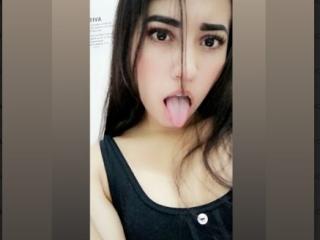 AngelYoung - chat online hot with a shaved pubis 18+ teen woman 