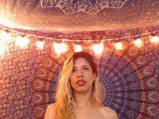 SamanthaZanne - Live cam hard with this cocoa like hair Young lady 