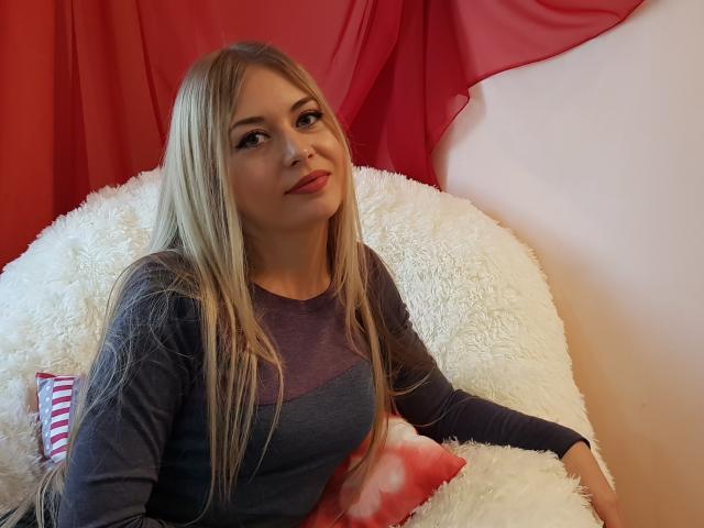 AlisaHelpMate - Webcam live sex with this shaved intimate parts Hot babe 