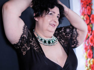 MatureDora - Live cam xXx with this shaved genital area MILF 