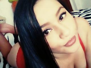 Eroticcristal - online chat sex with a shaved intimate parts Girl 