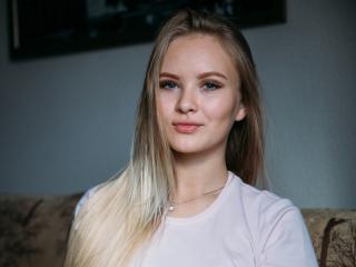 LensaKiss - chat online hot with this White Sexy babes 