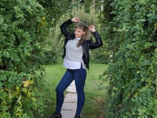 SweetNallani - Chat hot with a European Hot babe 