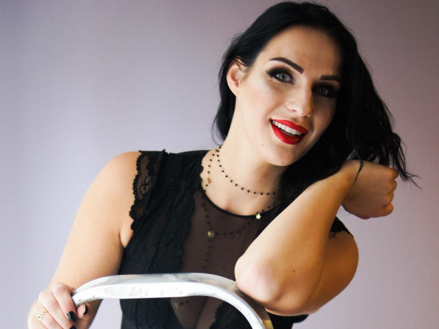 QueenCornelia - Webcam live xXx with a standard tits size Hot chicks 