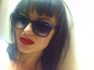 WavyCristal - Live exciting with this shaved pussy Lady 