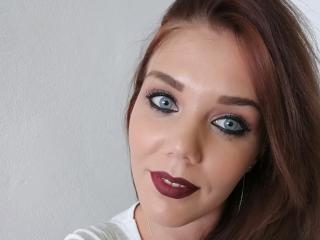 SweetBlueEyesX - chat online sex with a European Young lady 