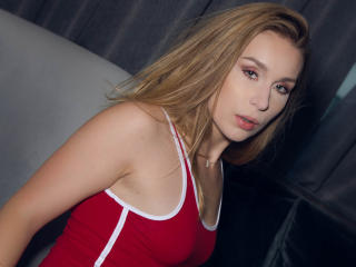 NancyBlonde - Chat xXx with a shaved pubis Hot babe 