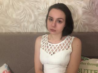 MelindaDean - Chat hot with a beefy 18+ teen woman 