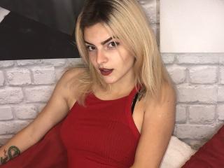 HollyDollyG - Live chat exciting with this Sexy girl with standard titties 