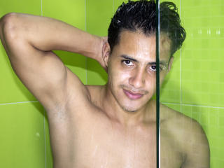 MichaellTyler - Webcam live sexy with this latin american Horny gay lads 