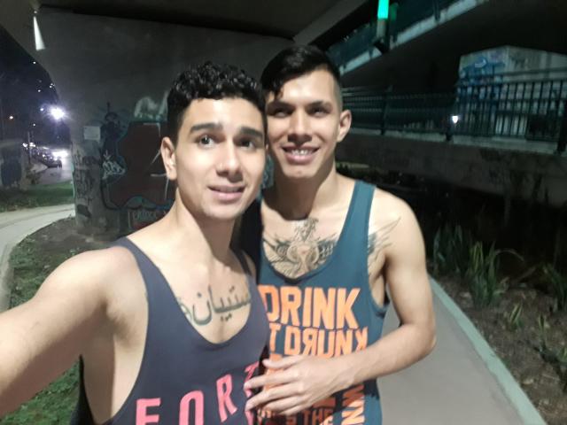 Spearstwinks - online show nude with a Male couple 