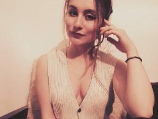 TheresaPaulinne - chat online hot with this European 18+ teen woman 