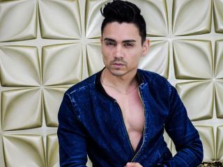 MaxinStar - Chat cam hard with a latin Men sexually attracted to the same sex 