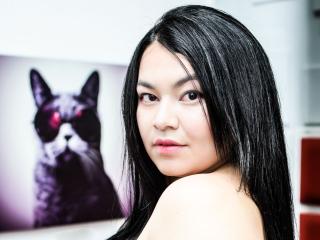 GiaWhite - online show x with this dark hair Attractive woman 