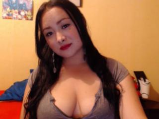 EmilyDolshe - Chat sex with a brunet Horny lady 