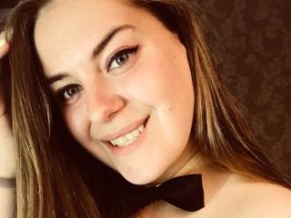 MyFavDream - Chat live nude with a regular body Young and sexy lady 
