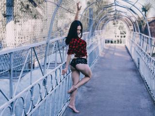 ErikaExotic - Chat live hard with a Hot babe with regular melons 