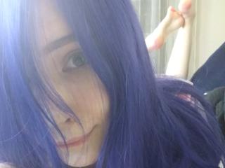 AnnyKitty - Chat cam hot with a Young lady with small breasts 