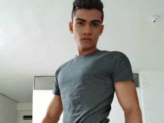DirtyLatino69 - online chat hot with this Men sexually attracted to the same sex with muscular build 