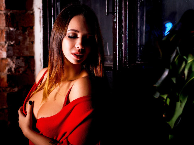 AlexSilvia - Show porno avec une Superbe maîtresse sexy occidentale sur le service Xlove 