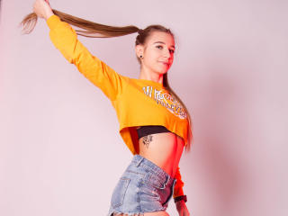 LucyBestCandy - Chat xXx with this European Sexy babes 