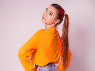 LucyBestCandy - Live cam x with a thin constitution Young and sexy lady 