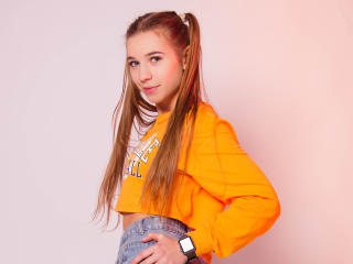 LucyBestCandy - Chat cam x with this blond College hotties 