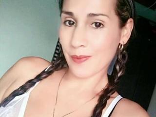 DannaSexyX - Webcam live exciting with this average body Gorgeous lady 