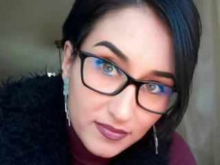 Roxyana - Webcam live sex avec une étonnante jeune camgirl sexy  