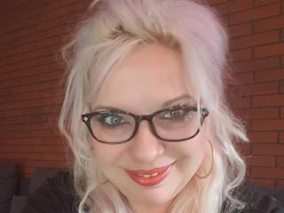 SonyaHotMilf - Video chat hard with this gold hair Hot MILF 
