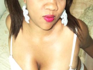 PamellaHorny - Live x avec cette Admirable jeune beauté sexy rasée  
