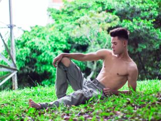 DerrickBigX - Webcam live xXx with this brunet Homosexuals 