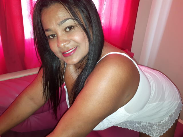 KarySquirt - Show live exciting with this latin american MILF 