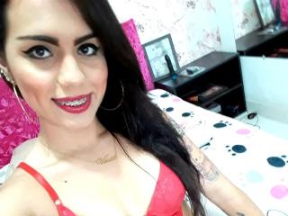 VanelatinDoll - Live cam nude with this White Shemale 