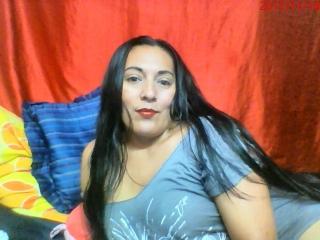 DreamHot - online chat xXx with a brunet Lady 