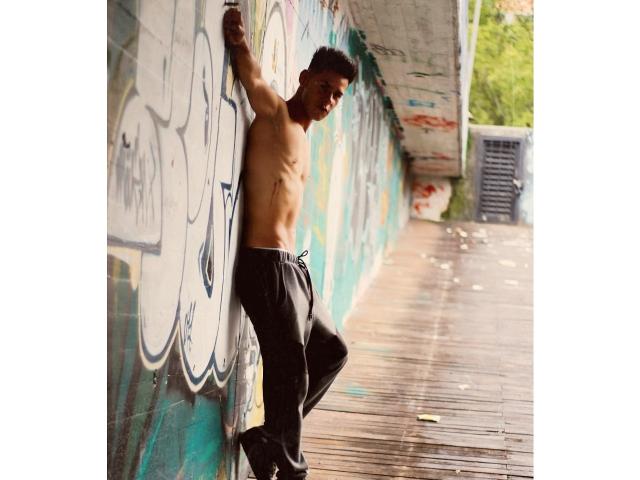 DerrickBigX - Show live hard with a shaved intimate parts Homosexuals 