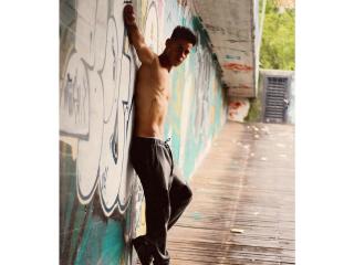 DerrickBigX - Show live hard with a shaved intimate parts Homosexuals 