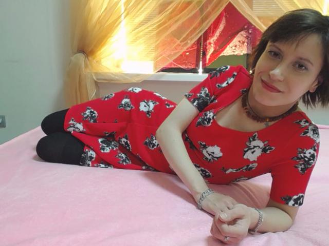 LinaDiva - Chat live x with a slender build Young lady 