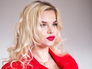 MonicaKiss69 - Chat live exciting with this shaved private part Young and sexy lady 