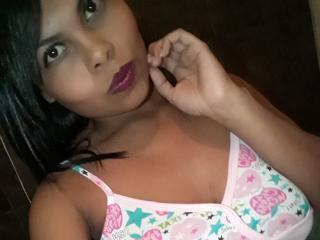 SexyDianeNew - online chat x with this shaved pussy Young and sexy lady 