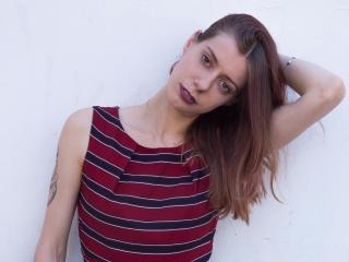 EleanorCam - Live chat sex with a unshaven private part 18+ teen woman 