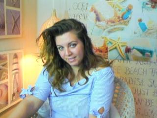 GreenDesire - online chat sex with a chestnut hair Sexy girl 