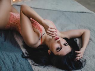 FionaFancy - Chat sexe avec cette Séduisante fille au décolleté idéal sur XLove.com 