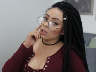 YarelyIsan - Chat live hard with a Horny lady with standard titties 