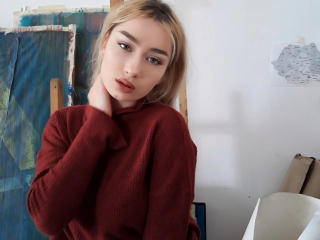 LynaRayna - Show sex with this slim Young lady 