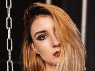 ClaireKiss - Web cam nude with a White Young lady 